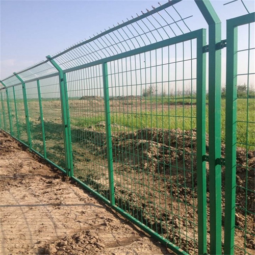 路邊水庫旁隔離網(wǎng)立柱固定方式